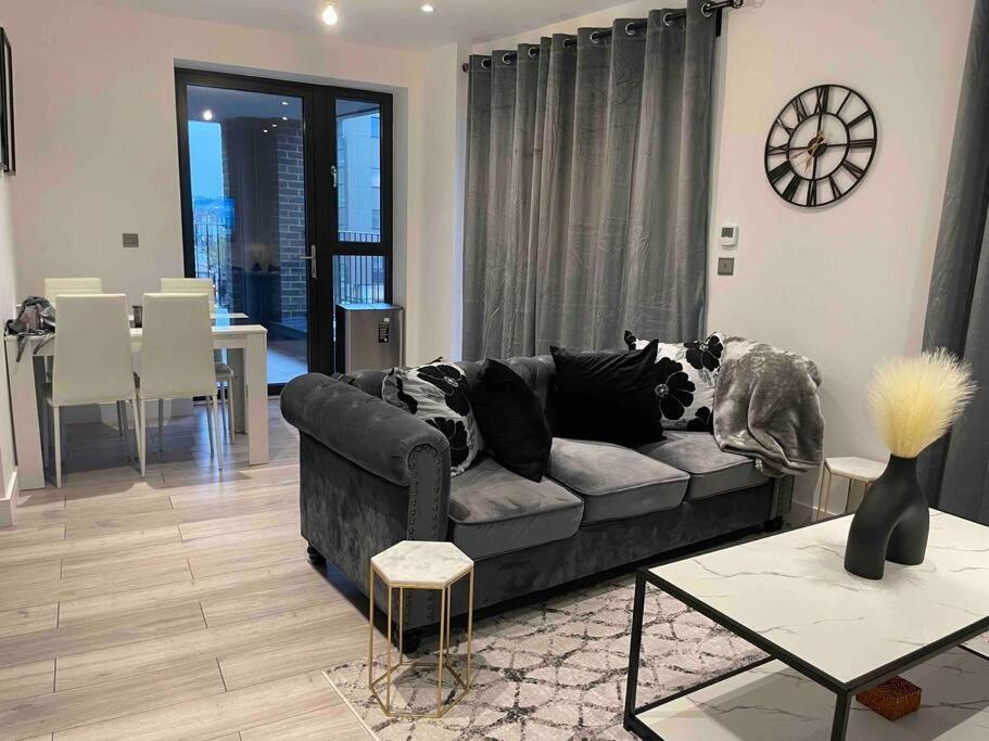 Stylish And Cosy 2 Bedroom Flat In Croydon Esterno foto