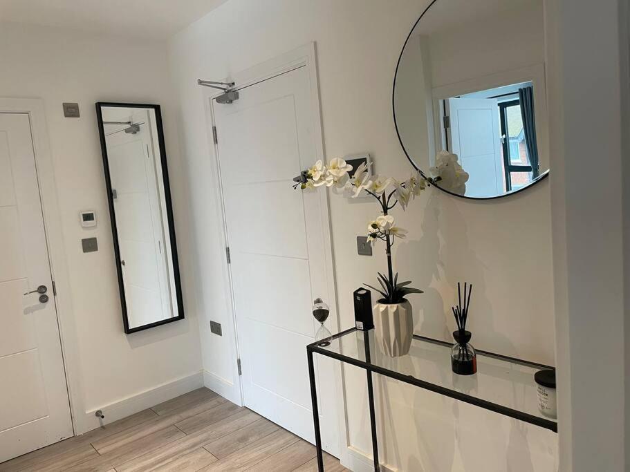 Stylish And Cosy 2 Bedroom Flat In Croydon Esterno foto