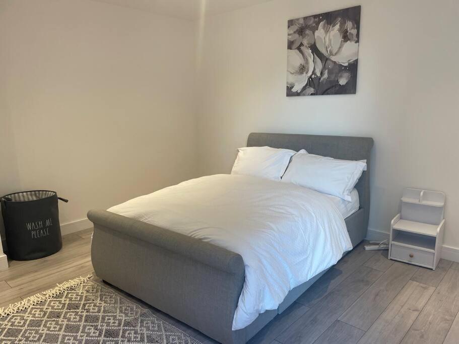 Stylish And Cosy 2 Bedroom Flat In Croydon Esterno foto