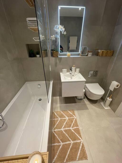 Stylish And Cosy 2 Bedroom Flat In Croydon Esterno foto