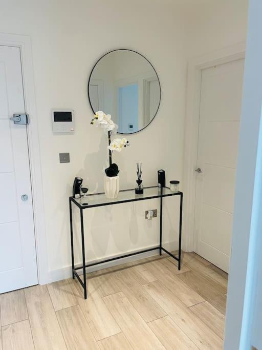 Stylish And Cosy 2 Bedroom Flat In Croydon Esterno foto