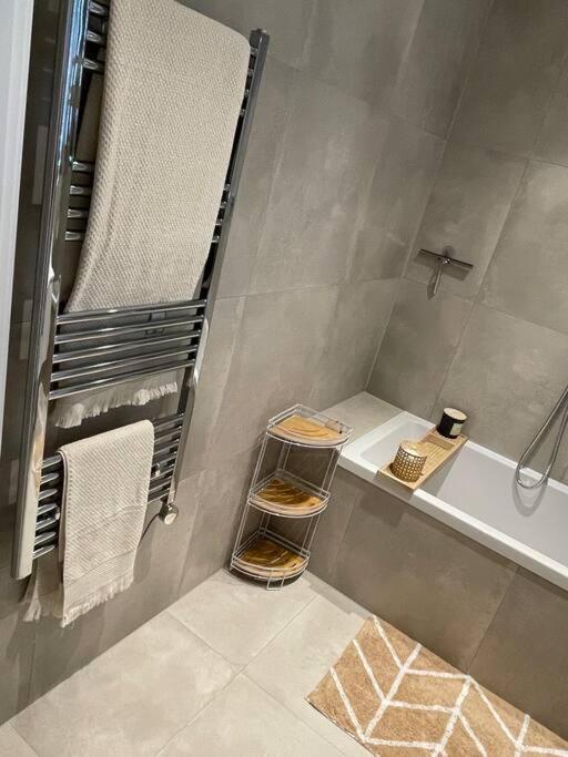Stylish And Cosy 2 Bedroom Flat In Croydon Esterno foto